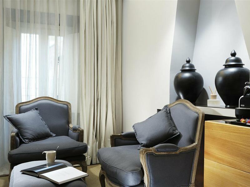 Mario De' Fiori 37 Hotell Rom Exteriör bild